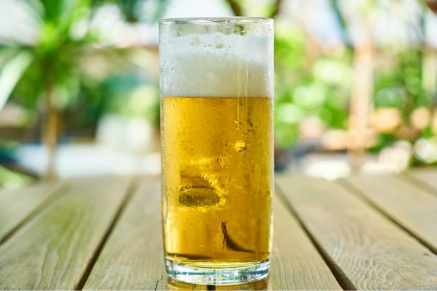 What better way to spend the Easter bank holiday than in a sunny beer garden? Here are the top 5 in Runcorn and Widnes according to Tripadvisor (Canva)