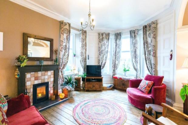 This beautiful, bright and airy upper conversion in Helensburgh is within easy reach of all the town has to offer