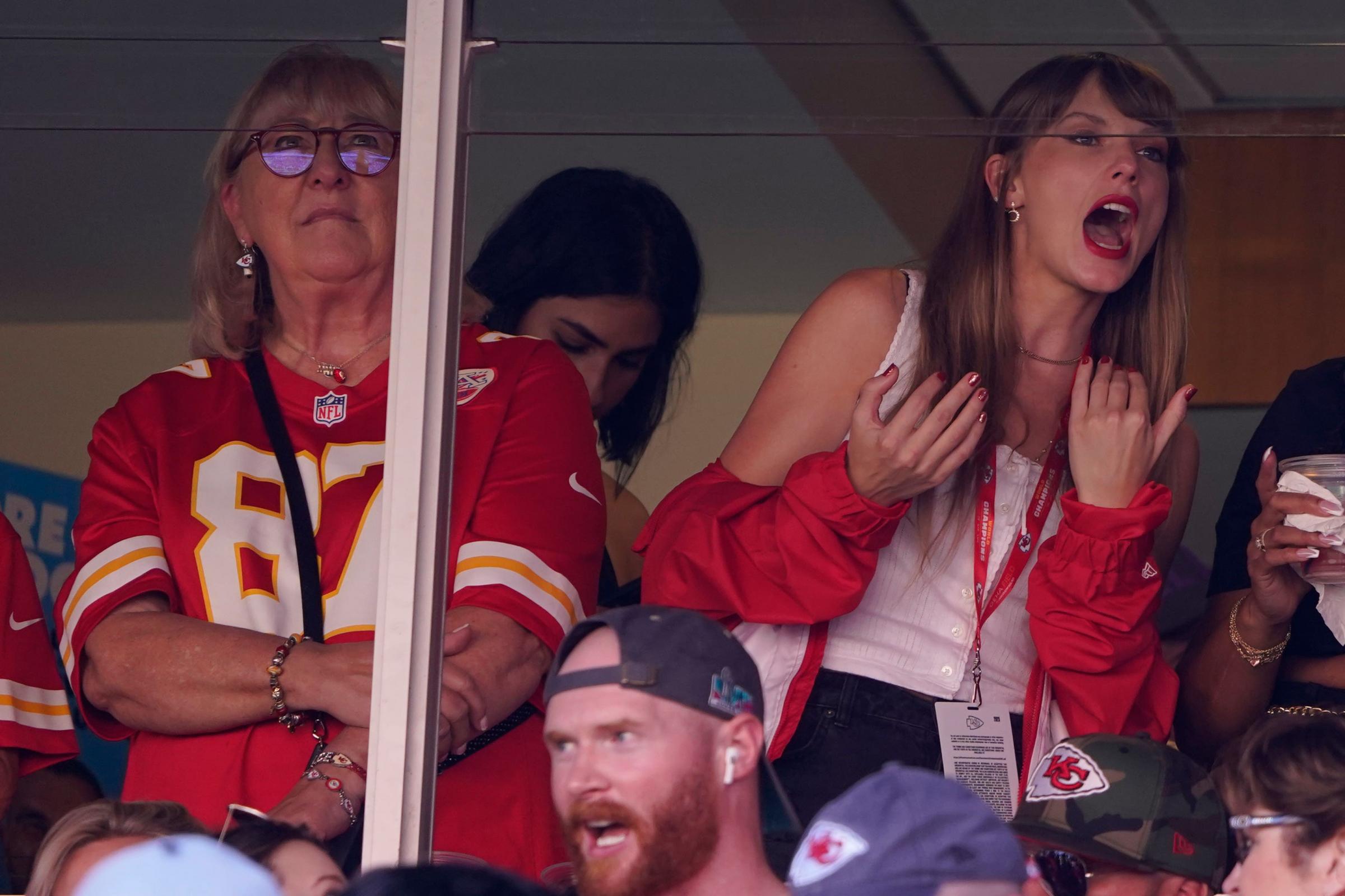 I set up Taylor Swift and NFL star Travis Kelce, says Kansas City Chiefs coach Ardrossan and Saltcoats Herald picture